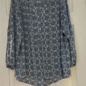 Tahari Blue and White Patterned Blouse
